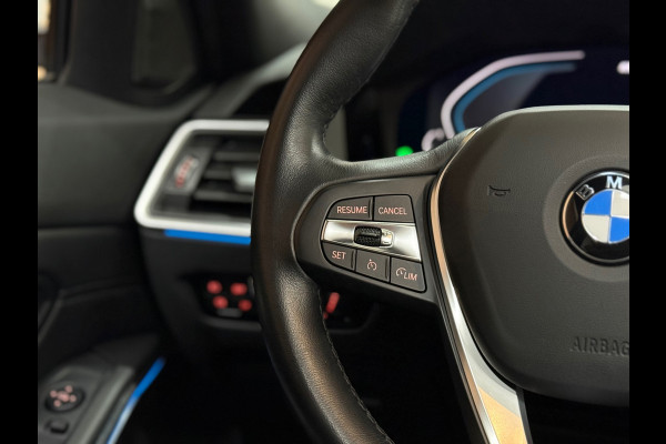 BMW 3 Serie Touring 320e Sportline | Pano | Leder | Laser | Shadow Line | Trekhaak elektr. | 18 inch | Stoelverwarming