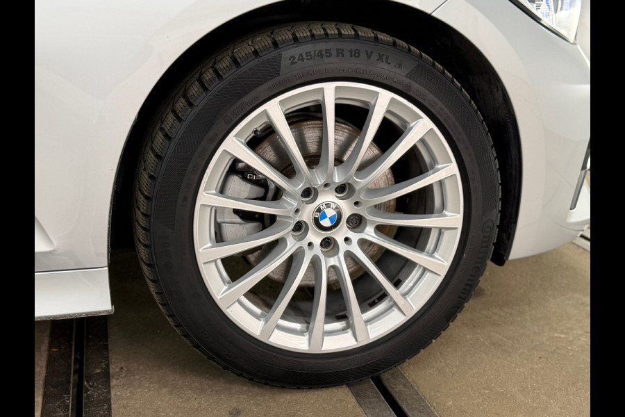 BMW 3 Serie Touring 320e Sportline | Pano | Leder | Laser | Shadow Line | Trekhaak elektr. | 18 inch | Stoelverwarming
