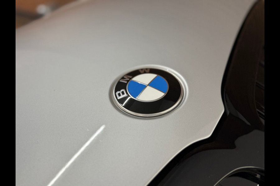 BMW 3 Serie Touring 320e Sportline | Pano | Leder | Laser | Shadow Line | Trekhaak elektr. | 18 inch | Stoelverwarming