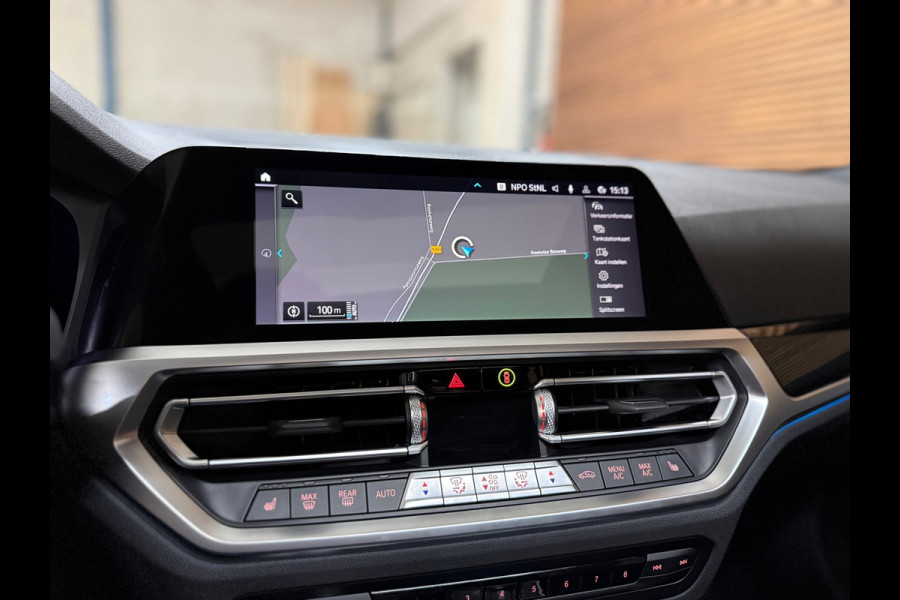 BMW 3 Serie Touring 320e Sportline | Pano | Leder | Laser | Shadow Line | Trekhaak elektr. | 18 inch | Stoelverwarming