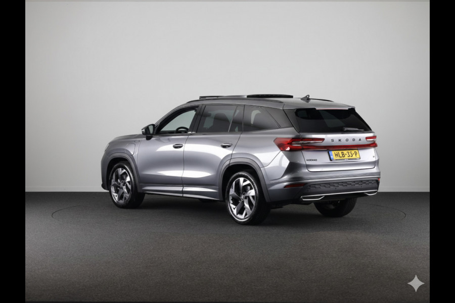 Škoda Kodiaq 1.5 TSI PHEV Sportline Business 204 pk Automaat (DSG) | Verlengde garantie | Navigatie | Panoramadak | Trekhaak (wegklapbaar) | Parkeersensoren | Achteruitrijcamera | Stoelverwarming v/a |