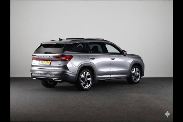 Škoda Kodiaq 1.5 TSI PHEV Sportline Business 204 pk Automaat (DSG) | Verlengde garantie | Navigatie | Panoramadak | Trekhaak (wegklapbaar) | Parkeersensoren | Achteruitrijcamera | Stoelverwarming v/a |
