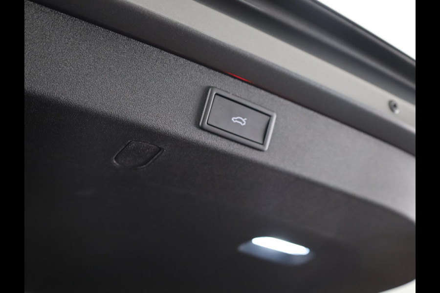 Škoda Kodiaq 1.5 TSI PHEV Sportline Business 204 pk Automaat (DSG) | Verlengde garantie | Navigatie | Panoramadak | Trekhaak (wegklapbaar) | Parkeersensoren | Achteruitrijcamera | Stoelverwarming v/a |