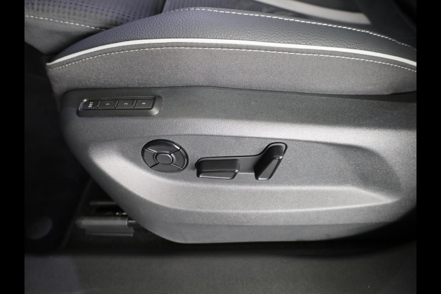 Škoda Kodiaq 1.5 TSI PHEV Sportline Business 204 pk Automaat (DSG) | Verlengde garantie | Navigatie | Panoramadak | Trekhaak (wegklapbaar) | Parkeersensoren | Achteruitrijcamera | Stoelverwarming v/a |