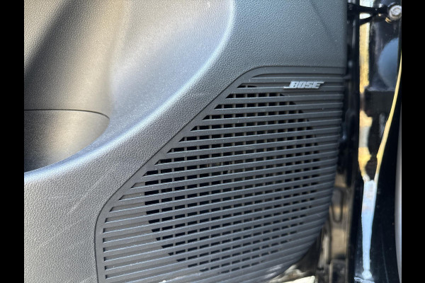 Hyundai KONA ELECTRIC Premium 65.4 kWh Bose audio | Elektrische stoelen / Memory functie | 360 camera | Head-up display