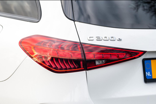 Mercedes-Benz C-Klasse Estate 300 e Luxury Line i phev I Leder I Carplay I Digital Light I AMG I Dealeronderhouden I