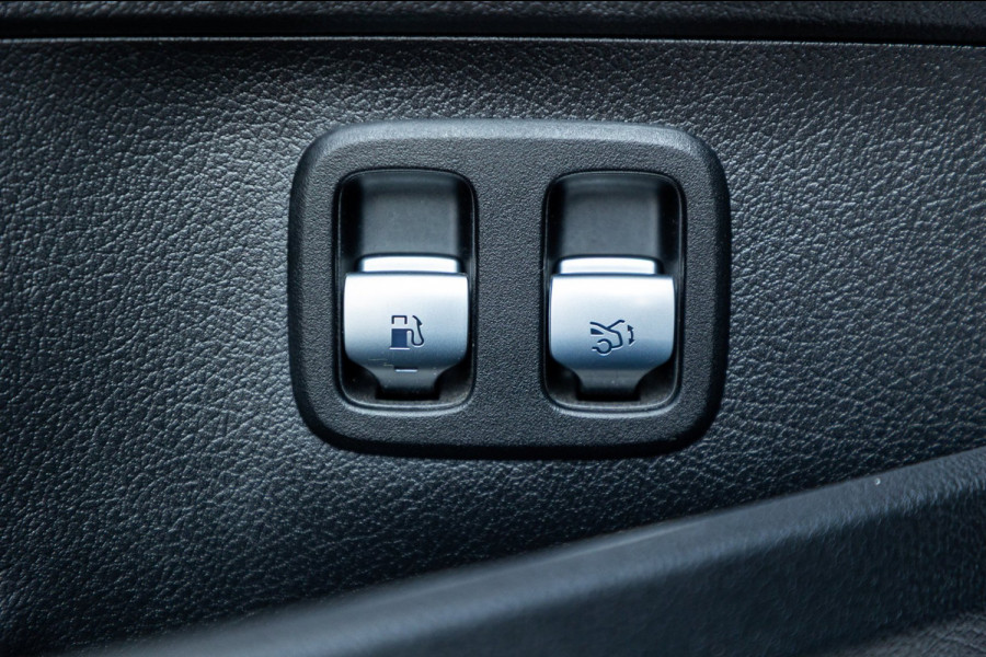Mercedes-Benz C-Klasse Estate 300 e Luxury Line i phev I Leder I Carplay I Digital Light I AMG I Dealeronderhouden I