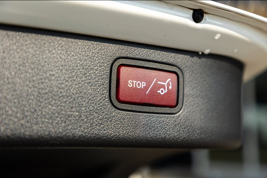 Mercedes-Benz C-Klasse Estate 300 e Luxury Line i phev I Leder I Carplay I Digital Light I AMG I Dealeronderhouden I