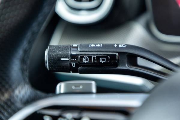 Mercedes-Benz C-Klasse Estate 300 e Luxury Line i phev I Leder I Carplay I Digital Light I AMG I Dealeronderhouden I