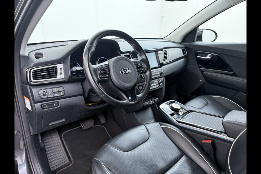 Kia e-Niro ExecutiveLine 64kWh SOH 100% Leder Warmtepomp Elek.Stoel+Memory JBL®-Audio Pdc Navi Ecc Camera Apple Carplay Android Auto Stoelverwarming+Koeling Stuurverwarming Lmv Privacy Glas DAB Vess Lane Assist Blind Spot Origineel Nederlandse Auto Dealeronderhouden