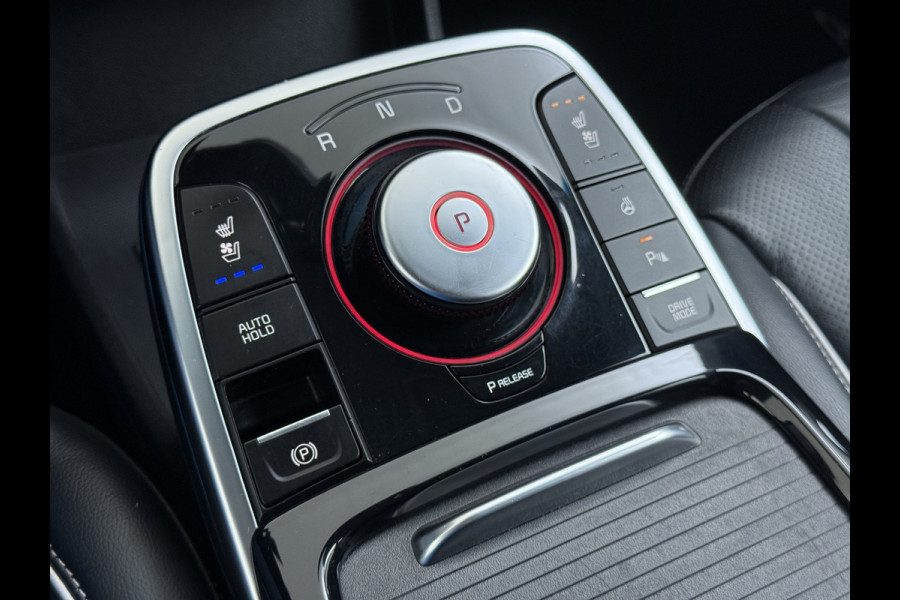 Kia e-Niro ExecutiveLine 64kWh SOH 100% Leder Warmtepomp Elek.Stoel+Memory JBL®-Audio Pdc Navi Ecc Camera Apple Carplay Android Auto Stoelverwarming+Koeling Stuurverwarming Lmv Privacy Glas DAB Vess Lane Assist Blind Spot Origineel Nederlandse Auto Dealeronderhouden