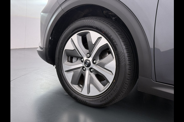 Kia e-Niro ExecutiveLine 64kWh SOH 100% Leder Warmtepomp Elek.Stoel+Memory JBL®-Audio Pdc Navi Ecc Camera Apple Carplay Android Auto Stoelverwarming+Koeling Stuurverwarming Lmv Privacy Glas DAB Vess Lane Assist Blind Spot Origineel Nederlandse Auto Dealeronderhouden