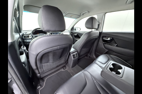 Kia e-Niro ExecutiveLine 64kWh SOH 100% Leder Warmtepomp Elek.Stoel+Memory JBL®-Audio Pdc Navi Ecc Camera Apple Carplay Android Auto Stoelverwarming+Koeling Stuurverwarming Lmv Privacy Glas DAB Vess Lane Assist Blind Spot Origineel Nederlandse Auto Dealeronderhouden