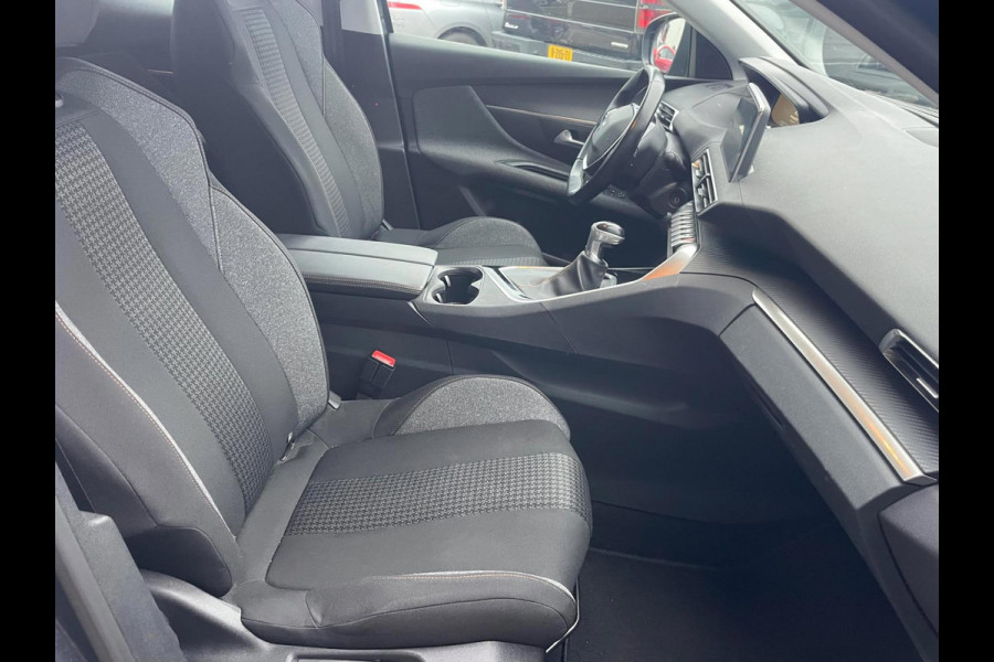 Peugeot 3008 1.2 PureTech Blue Lease Executive / camera