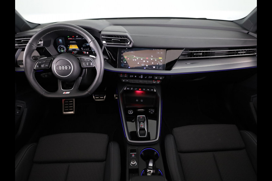 Audi A3 Sportback 40 TFSI e S edition 204 pk S-tronic | Verlengde garantie | Navigatie | Panoramadak | Parkeersensoren (Park assist) | Achteruitrijcamera | Stoelverwarming | S-Line |