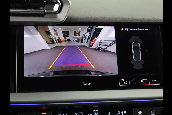 Audi A3 Sportback 40 TFSI e S edition 204 pk S-tronic | Verlengde garantie | Navigatie | Panoramadak | Parkeersensoren (Park assist) | Achteruitrijcamera | Stoelverwarming | S-Line |