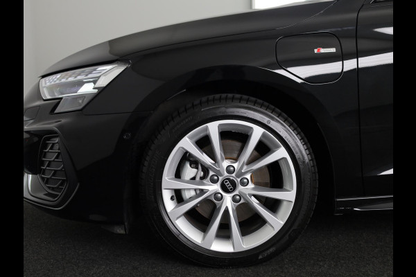 Audi A3 Sportback 40 TFSI e S edition 204 pk S-tronic | Verlengde garantie | Navigatie | Panoramadak | Parkeersensoren (Park assist) | Achteruitrijcamera | Stoelverwarming | S-Line |