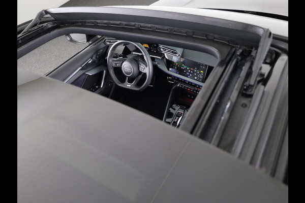 Audi A3 Sportback 40 TFSI e S edition 204 pk S-tronic | Verlengde garantie | Navigatie | Panoramadak | Parkeersensoren (Park assist) | Achteruitrijcamera | Stoelverwarming | S-Line |