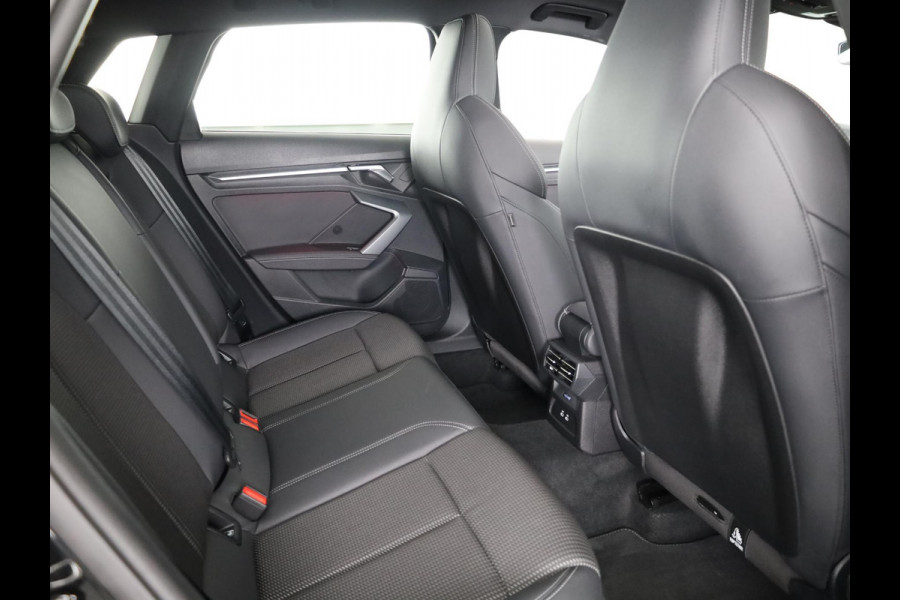 Audi A3 Sportback 40 TFSI e S edition 204 pk S-tronic | Verlengde garantie | Navigatie | Panoramadak | Parkeersensoren (Park assist) | Achteruitrijcamera | Stoelverwarming | S-Line |