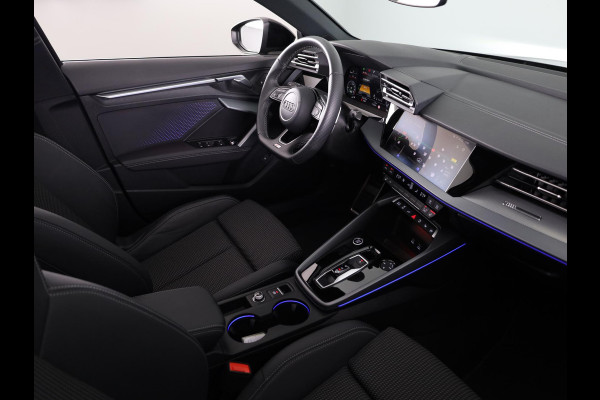 Audi A3 Sportback 40 TFSI e S edition 204 pk S-tronic | Verlengde garantie | Navigatie | Panoramadak | Parkeersensoren (Park assist) | Achteruitrijcamera | Stoelverwarming | S-Line |
