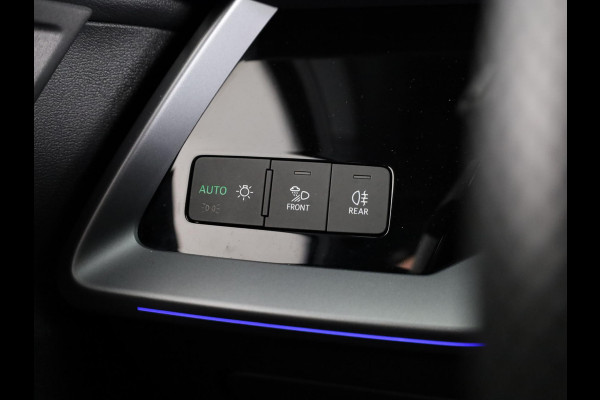 Audi A3 Sportback 40 TFSI e S edition 204 pk S-tronic | Verlengde garantie | Navigatie | Panoramadak | Parkeersensoren (Park assist) | Achteruitrijcamera | Stoelverwarming | S-Line |