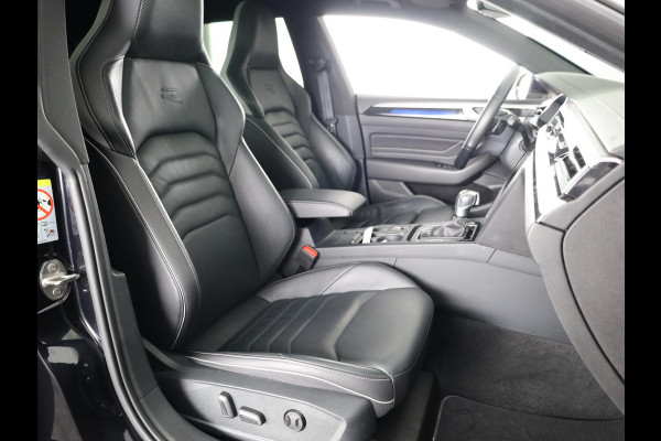 Volkswagen Arteon 1.4 TSI eHybrid R-Line Business 218 pk Automaat (DSG) | Navigatie | Panoramadak | Trekhaak (wegklapbaar) | Parkeersensoren (Park assist) | Rondomzicht camera | Lederen bekleding | Stoelverwarming v/a | R-Line |