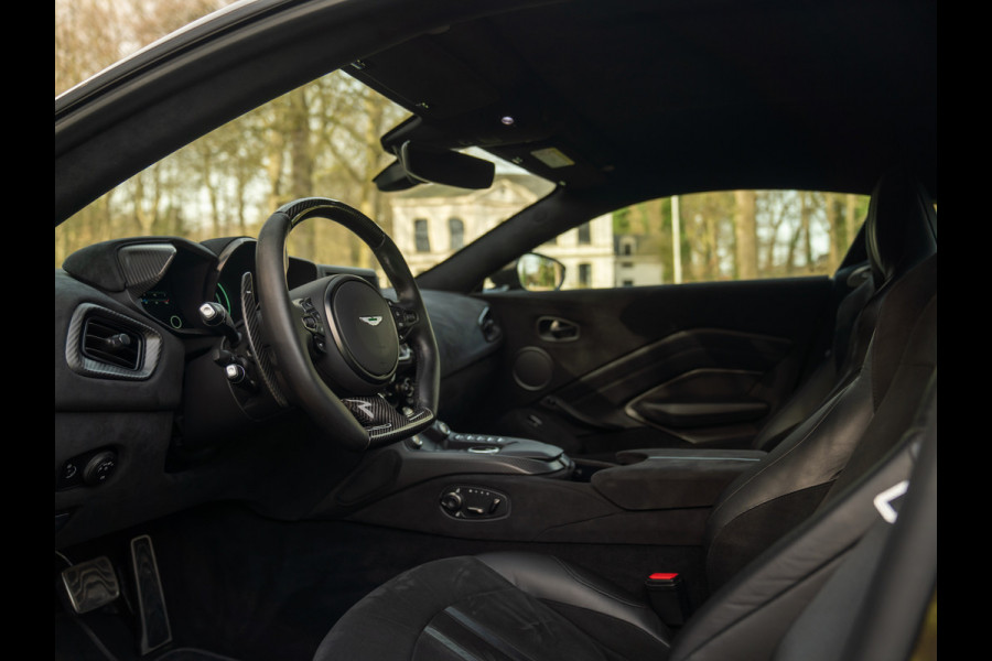 Aston Martin Vantage 4.0 V8 | Carbon pack ext + int | Véél alcantara | Kopi Bronze