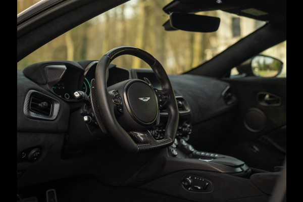 Aston Martin Vantage 4.0 V8 | Carbon pack ext + int | Véél alcantara | Kopi Bronze
