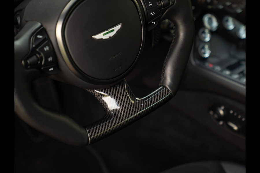 Aston Martin Vantage 4.0 V8 | Carbon pack ext + int | Véél alcantara | Kopi Bronze
