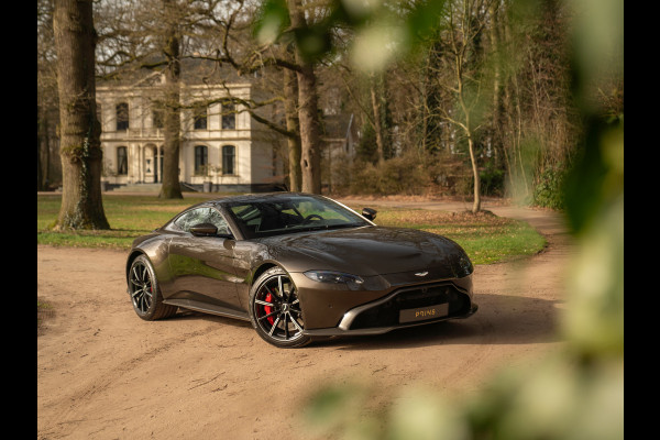 Aston Martin Vantage 4.0 V8 | Carbon pack ext + int | Véél alcantara | Kopi Bronze