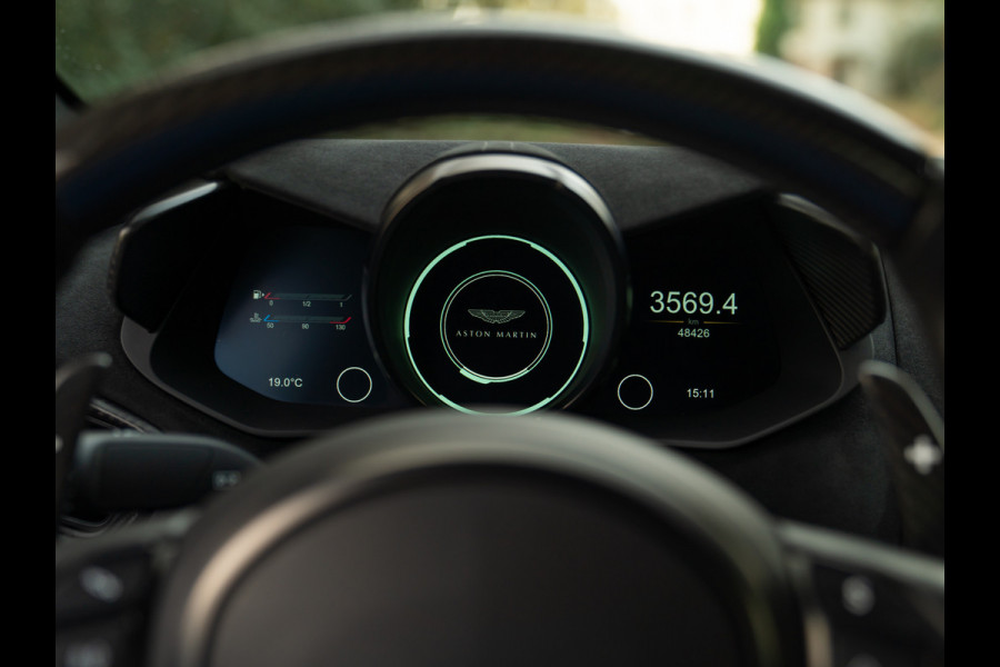 Aston Martin Vantage 4.0 V8 | Carbon pack ext + int | Véél alcantara | Kopi Bronze