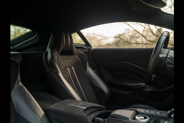 Aston Martin Vantage 4.0 V8 | Carbon pack ext + int | Véél alcantara | Kopi Bronze