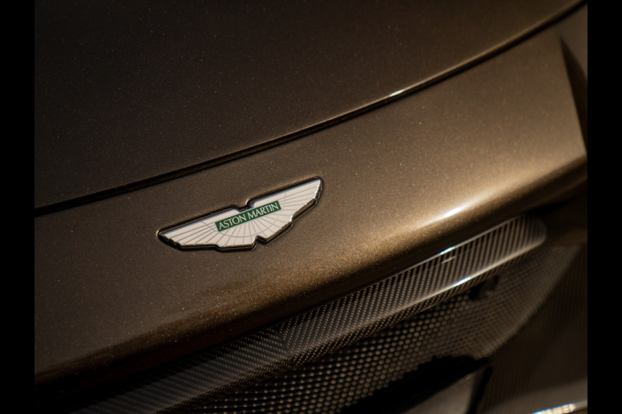 Aston Martin Vantage 4.0 V8 | Carbon pack ext + int | Véél alcantara | Kopi Bronze