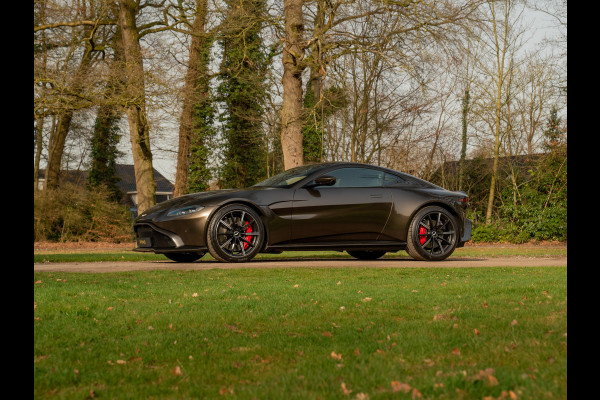 Aston Martin Vantage 4.0 V8 | Carbon pack ext + int | Véél alcantara | Kopi Bronze