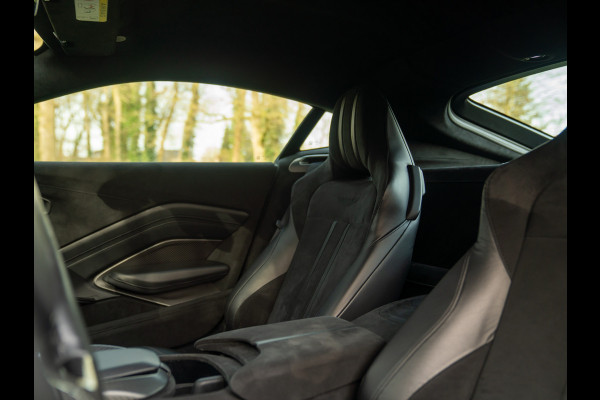 Aston Martin Vantage 4.0 V8 | Carbon pack ext + int | Véél alcantara | Kopi Bronze