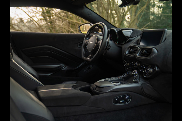 Aston Martin Vantage 4.0 V8 | Carbon pack ext + int | Véél alcantara | Kopi Bronze