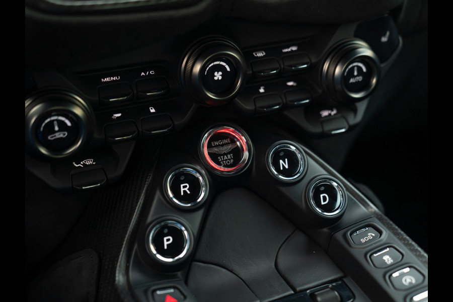 Aston Martin Vantage 4.0 V8 | Carbon pack ext + int | Véél alcantara | Kopi Bronze