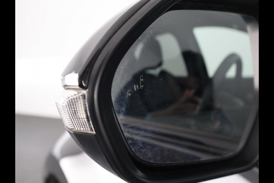 Toyota Yaris 1.5 Hybrid Executive | JBL speakers | Headup display| Leder interieur | Stoelverwarming