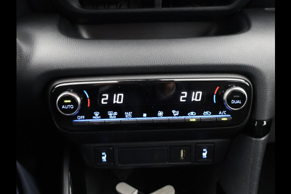 Toyota Yaris 1.5 Hybrid Executive | JBL speakers | Headup display| Leder interieur | Stoelverwarming