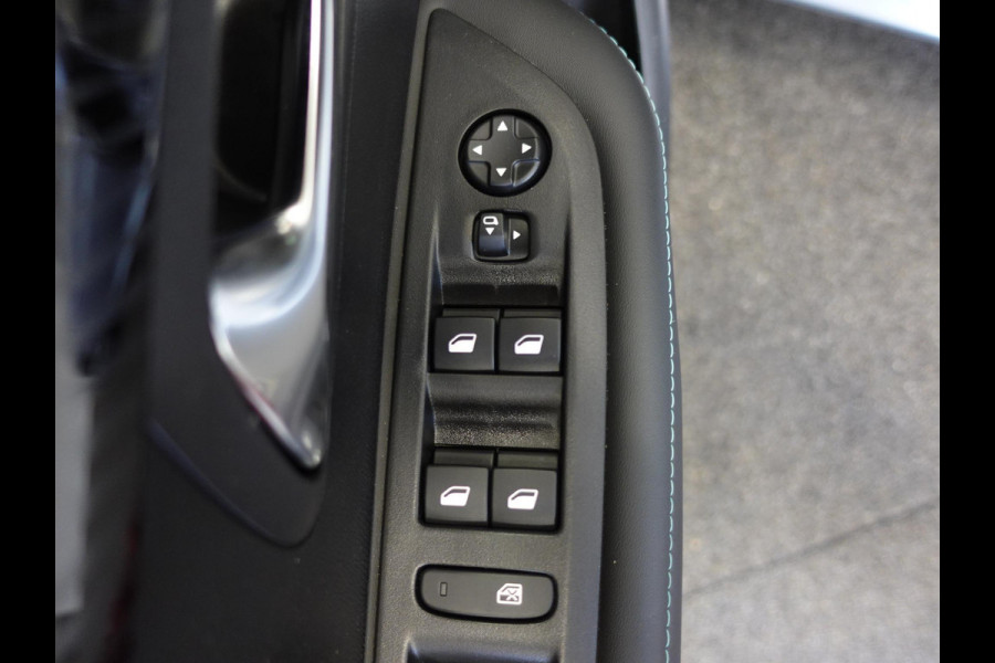 Peugeot 208 1.2 PureTech 100pk Aut. Allure Pack Navigatie Apple Carplay/Android Auto Camera Parkeersensor achter Cruise Control Virtual Cockpit Climate Control Getinte ramen