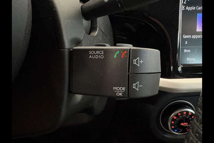 Renault Twingo 1.0 SCe Intens Navigatie Apple Carplay/Android Auto Parkeersensoren achter Cruise Control Climate Control Half leder Lichtmetalen velgen