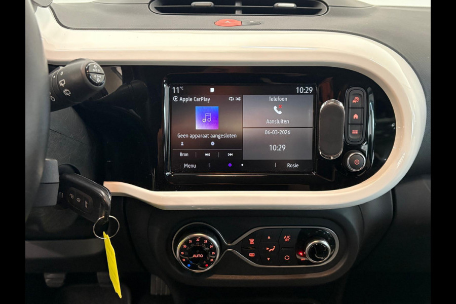 Renault Twingo 1.0 SCe Intens Navigatie Apple Carplay/Android Auto Parkeersensoren achter Cruise Control Climate Control Half leder Lichtmetalen velgen