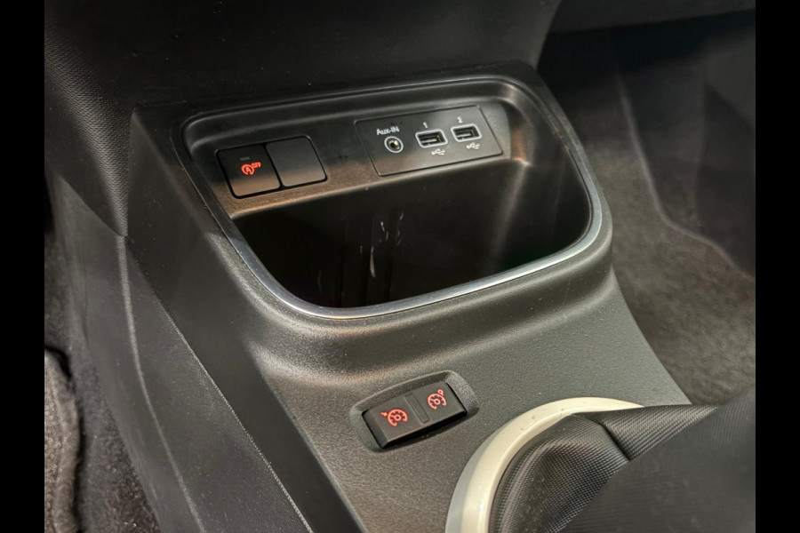 Renault Twingo 1.0 SCe Intens Navigatie Apple Carplay/Android Auto Parkeersensoren achter Cruise Control Climate Control Half leder Lichtmetalen velgen