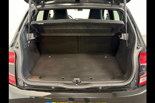 Renault Twingo 1.0 SCe Intens Navigatie Apple Carplay/Android Auto Parkeersensoren achter Cruise Control Climate Control Half leder Lichtmetalen velgen