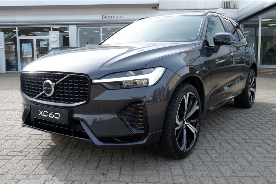 Volvo XC60 2.0 T8 Plus Dark / INCL. 12 mnd BOVAG / Full Option / Luchtverin