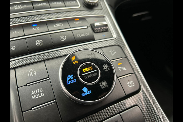 Hyundai Santa Fe 1.6 T-GDI PHEV 7 Persoons Carplay Adaptive-cruise Leder Camera Krell audio