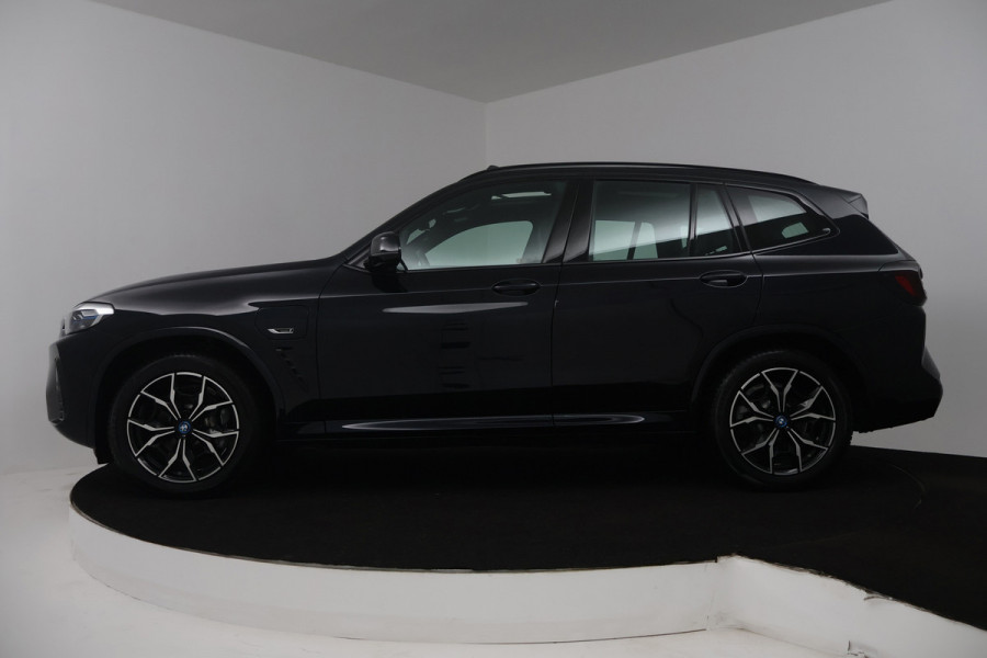 BMW X3 XDrive30e Business Edition Plus M-Sport ( SOH 92%, PANORAMADAK, TREKHAAK, SFEERVERLICHTING, DEALER ONDERHOUDEN)