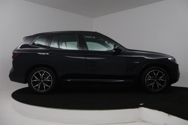 BMW X3 XDrive30e Business Edition Plus M-Sport ( SOH 92%, PANORAMADAK, TREKHAAK, SFEERVERLICHTING, DEALER ONDERHOUDEN)