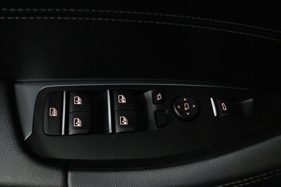 BMW X3 XDrive30e Business Edition Plus M-Sport ( SOH 92%, PANORAMADAK, TREKHAAK, SFEERVERLICHTING, DEALER ONDERHOUDEN)