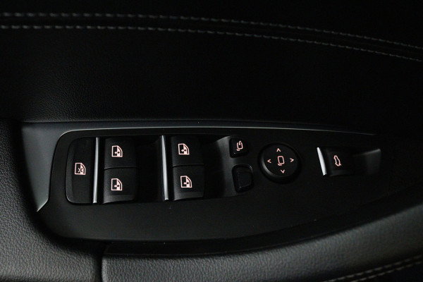 BMW X3 XDrive30e Business Edition Plus M-Sport ( SOH 92%, PANORAMADAK, TREKHAAK, SFEERVERLICHTING, DEALER ONDERHOUDEN)